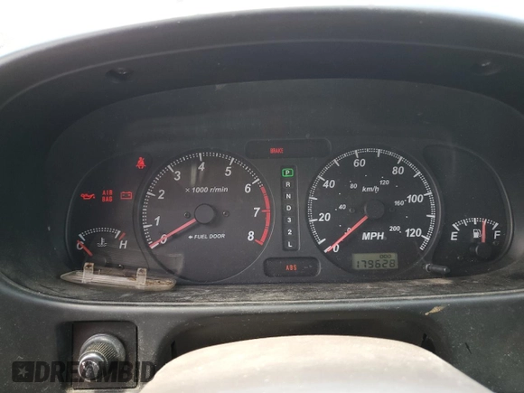 2001 Isuzu Rodeo S with VIN 4S2CK58W514313783, listed as a Copart auction lot 63038984 with 179,628 mi miles and Clean Title. Bid and sale history available at DreamBid. Image 9.