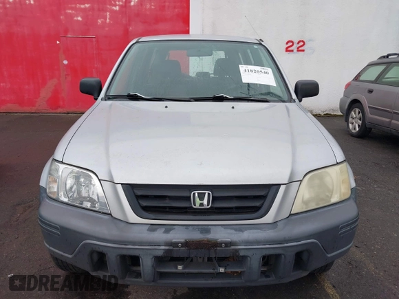 1998 Honda CR-V LX with VIN JHLRD2844WC016145, listed as a IAAI auction lot 41820540 with 178,900 mi miles. Bid and sale history available at carsss.com. Image 6.
