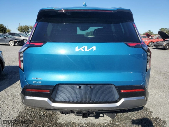 2024 Kia EV9 Land with VIN KNDADFS52R6034360, listed as a Copart auction lot 80997134 with 0 mi miles and Salvage Title. Bid and sale history available at carsss.com. Image 6.