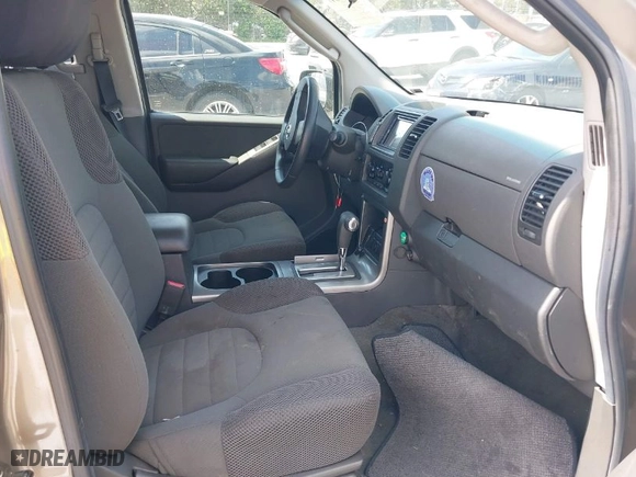 2006 Nissan Pathfinder SE with VIN 5N1AR18UX6C661562, listed as a IAAI auction lot 42061847 with 103,515 mi miles. Bid and sale history available at carsss.com. Image 5.