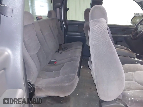 2004 GMC Sierra 1500 SLT with VIN 1GTEK19T34E320179, listed as a IAAI auction lot 41601727 with 303,523 mi miles. Bid and sale history available at carsss.com. Image 8.