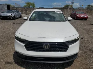2024 Honda Accord LX z VIN 1HGCY1F2XRA044763, wystawiony jako Copart lot #51699514 z przebiegiem 1817 mil mil oraz Szkody całkowita. Historia ofert i sprzedaży dostępna na DreamBid. Obrazek 5.