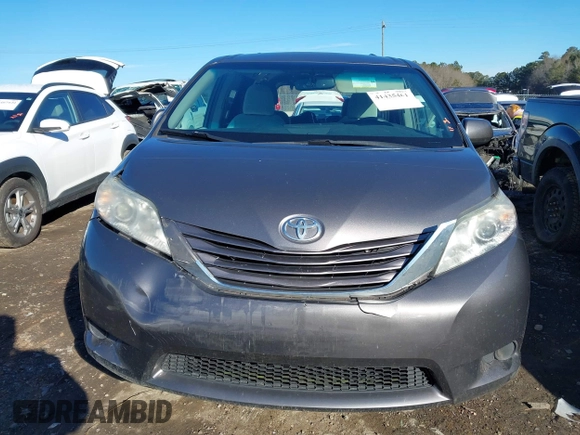2017 Toyota Sienna LE Auto Access Seat с VIN 5TDKZ3DC9HS772056, выставлен на аукционе IAAI как лот 41435461 с пробегом 158 777 миль миль и . История ставок и продаж доступна на DreamBid. Изображение 12.