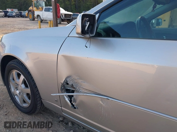 2006 Cadillac CTS with VIN 1G6DM57T160178305, listed as a IAAI auction lot 40526249 with 130,237 mi miles. Bid and sale history available at carsss.com. Image 6.