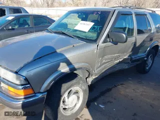 2001 Chevrolet Blazer LT with VIN 1GNDT13WX12195102, listed as a IAAI auction lot 41382437 with 163,921 mi miles. Bid and sale history available at carsss.com. Image 6.
