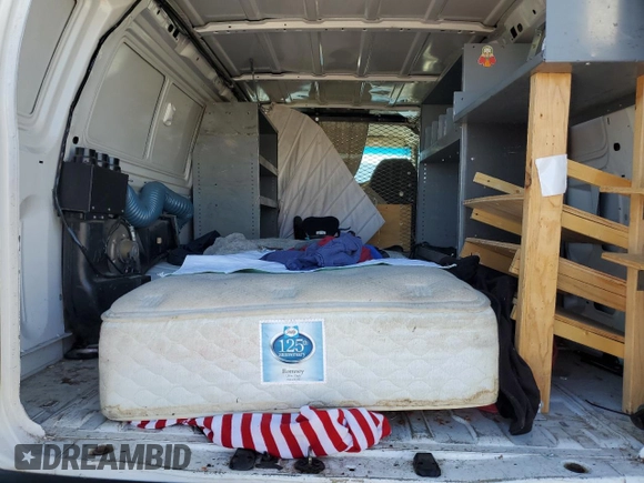 2008 Ford Econoline Cargo Commercial z VIN 1FTSS34L08DB45567, wystawiony jako Copart lot #80443454 z przebiegiem 131 410 mil mil oraz Szkoda całkowita • Salvage title. Historia ofert i sprzedaży dostępna na DreamBid. Obrazek 11.