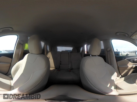 2019 Jeep Cherokee Latitude with VIN 1C4PJMCB4KD239465, listed as a IAAI auction lot 41849483 with 81,229 mi miles. Bid and sale history available at carsss.com. Image 21.