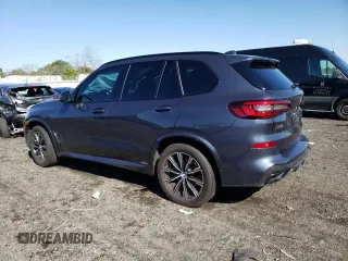 2022 BMW X5 xDrive40i with VIN 5UXCR6C08N9M46142, listed as a Copart auction lot 50332603 with 8,437 mi miles. Bid and sale history available at carsss.com. Image 2.