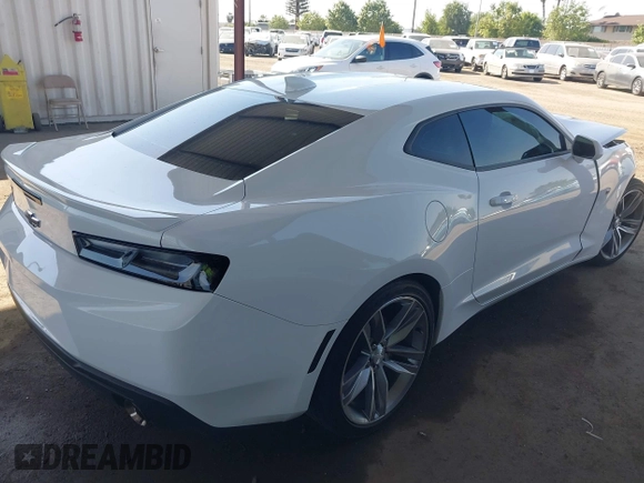 2017 Chevrolet Camaro 1LT z VIN 1G1FB1RS3H0215472, wystawiony jako IAAI lot #42192641 z przebiegiem 23 716 mil mil oraz . Historia ofert i sprzedaży dostępna na DreamBid. Obrazek 4.