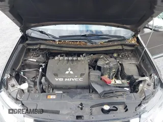 2016 Mitsubishi Outlander GT z VIN JA4JZ4AXXGZ002867, wystawiony jako IAAI lot #42327299 z przebiegiem 85 538 mil mil oraz . Historia ofert i sprzedaży dostępna na DreamBid. Obrazek 10.