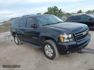 2010 Chevrolet Suburban Commercial with VIN 1GNUKHE38AR190423, listed as a IAAI auction lot 41361377 with 215,187 mi miles. Bid and sale history available at carsss.com. Image 1.