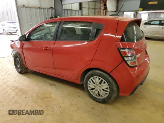 2020 Chevrolet Sonic LT z VIN 1G1JG6SB6L4123809, wystawiony jako Copart lot #42010805 z przebiegiem 40 249 mil mil oraz Szkody całkowita. Historia ofert i sprzedaży dostępna na DreamBid. Obrazek 2.