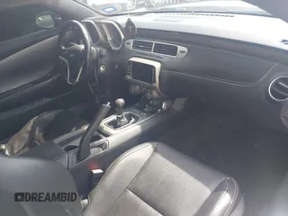 2015 Chevrolet Camaro SS с VIN 2G1FJ1EW7F9103577, выставлен на аукционе IAAI как лот 42401894 с пробегом 82 225 миль миль и . История ставок и продаж доступна на DreamBid. Изображение 5.