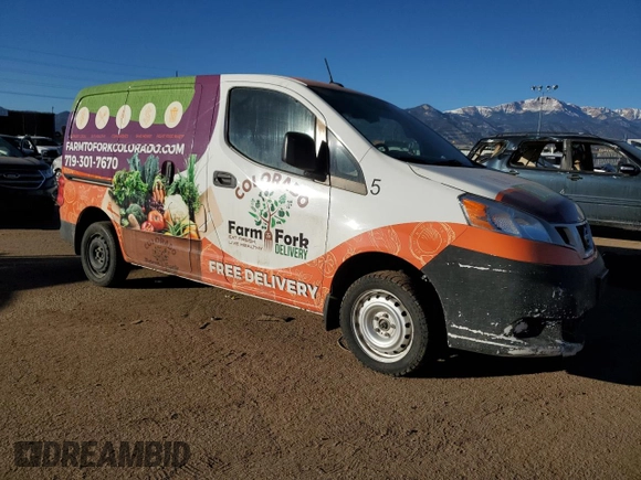 2020 Nissan NV200 S z VIN 3N6CM0KN0LK695679, wystawiony jako Copart lot #44427475 z przebiegiem 134 579 mil mil oraz Szkoda całkowita • Salvage title. Historia ofert i sprzedaży dostępna na DreamBid. Obrazek 4.
