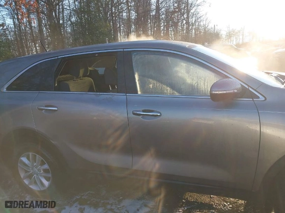2017 Kia Sorento LX with VIN 5XYPG4A37HG216881, listed as a IAAI auction lot 41180059 with 90,823 mi miles. Bid and sale history available at carsss.com. Image 13.
