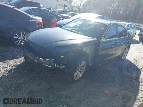 2017 BMW 3 Series 330i z VIN WBA8B9G34HNU56984, wystawiony jako IAAI lot #41455133 z przebiegiem 75 824 mil mil oraz . Historia ofert i sprzedaży dostępna na DreamBid. Obrazek 2.