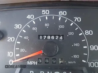 2001 Ford Excursion XLT z VIN 1FMNU41S11EB32749, wystawiony jako IAAI lot #42677214 z przebiegiem 178 624 mil mil oraz . Historia ofert i sprzedaży dostępna na DreamBid. Obrazek 15.