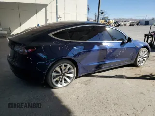 2018 Tesla Model 3 Long Range Battery z VIN 5YJ3E1EA1JF038510, wystawiony jako Copart lot #46352325 z przebiegiem 45 080 mil mil oraz Czysty tytuł • Clean title. Historia ofert i sprzedaży dostępna na DreamBid. Obrazek 3.