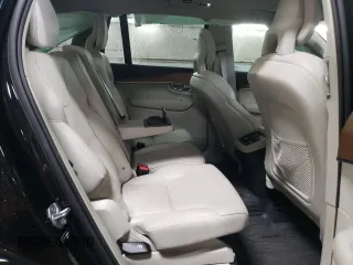 2021 Volvo XC90 Momentum z VIN YV4102CK7M1695703, wystawiony jako Copart lot #51755755 z przebiegiem 23 168 mil mil oraz Szkoda całkowita • Salvage title. Historia ofert i sprzedaży dostępna na DreamBid. Obrazek 10.