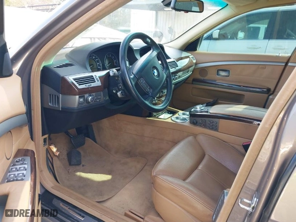 2007 BMW 7 Series 750Li with VIN WBAHN83527DT69498, listed as a IAAI auction lot 41475708 with 97,814 mi miles. Bid and sale history available at carsss.com. Image 5.