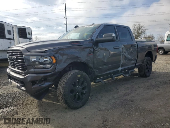 2021 Ram 2500 Big Horn z VIN 3C6UR5DL7MG561281, wystawiony jako Copart lot #49152245 z przebiegiem 77 429 mil mil oraz Szkoda całkowita • Salvage title. Historia ofert i sprzedaży dostępna na DreamBid. Obrazek 1.