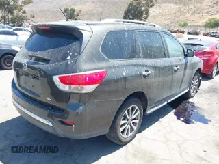 2015 Nissan Pathfinder SL with VIN 5N1AR2MN4FC639562, listed as a IAAI auction lot 42314058 with 156,921 mi miles and . Bid and sale history available at DreamBid. Image 4.