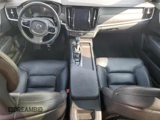 2017 Volvo V90 z VIN YV4A22NL5H1008353, wystawiony jako Copart lot #70598674 z przebiegiem 162 268 mil mil oraz Tytuł czysty. Historia ofert i sprzedaży dostępna na DreamBid. Obrazek 8.