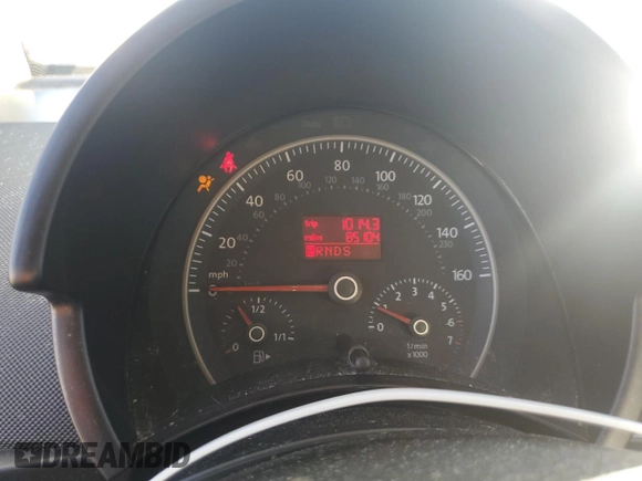 2010 Volkswagen Beetle with VIN 3VWRG3AG4AM034180, listed as a Copart auction lot 80042344 with 85,104 mi miles and Salvage title. Bid and sale history available at DreamBid. Image 9.