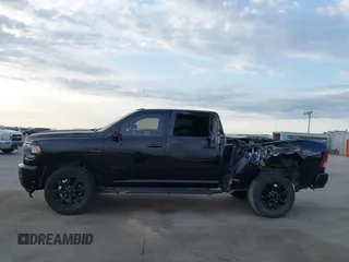 2022 Ram 2500 Big Horn z VIN 3C6UR5DL8NG125542, wystawiony jako IAAI lot #41881676 z przebiegiem 55 332 mil mil oraz . Historia ofert i sprzedaży dostępna na DreamBid. Obrazek 15.
