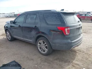 2017 Ford Explorer XLT with VIN 1FM5K8D89HGD87726, listed as a IAAI auction lot 41705174 with 95,799 mi miles. Bid and sale history available at carsss.com. Image 3.