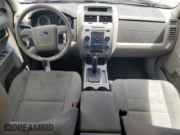 2012 Ford Escape XLT z VIN 1FMCU9DG4CKB11880, wystawiony jako Copart lot #61554935 z przebiegiem 139 385 mil mil oraz Szkoda całkowita • Salvage title. Historia ofert i sprzedaży dostępna na DreamBid. Obrazek 8.