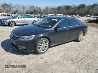 2018 Volkswagen Passat SE z VIN 1VWBA7A33JC032736, wystawiony jako Copart lot #48793675 z przebiegiem 171 726 mil mil oraz Szkoda całkowita • Salvage title. Historia ofert i sprzedaży dostępna na DreamBid. Obrazek 1.