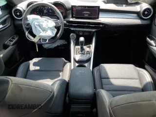 2024 Alfa Romeo Tonale Ti z VIN ZASPATCW0R3055934, wystawiony jako Copart lot #67899114 z przebiegiem 4211 mil mil oraz Szkody całkowita. Historia ofert i sprzedaży dostępna na DreamBid. Obrazek 8.