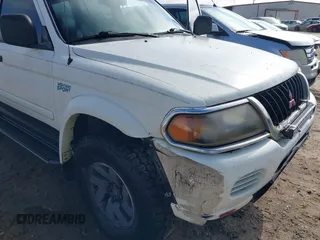 2001 Mitsubishi Montero Sport XLS with VIN JA4LS31H91P046295, listed as a IAAI auction lot 41475251 with 247,739 mi miles. Bid and sale history available at carsss.com. Image 6.