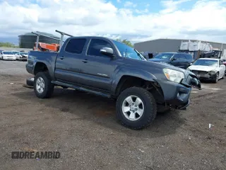 2012 Toyota Tacoma z VIN 3TMLU4EN8CM093414, wystawiony jako IAAI lot #41775454 z przebiegiem Nie podano mil oraz . Historia ofert i sprzedaży dostępna na DreamBid. Obrazek 1.