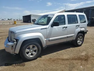 2011 Jeep Liberty Sport Jet z VIN 1J4PP2GK8BW504142, wystawiony jako Copart lot #60911595 z przebiegiem 256 834 mil mil oraz Szkoda całkowita • Salvage title. Historia ofert i sprzedaży dostępna na DreamBid. Obrazek 1.