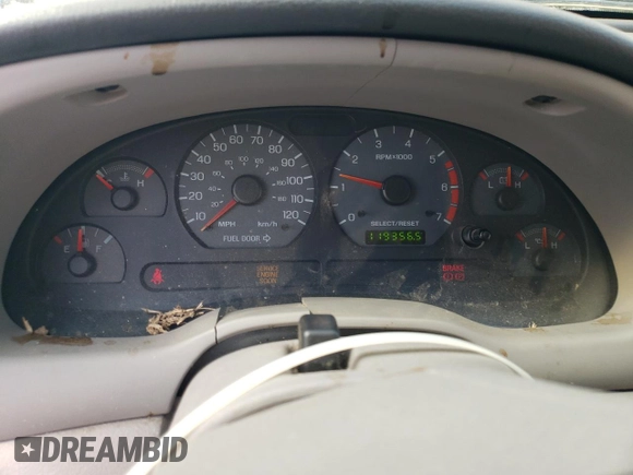 2001 Ford Mustang Standard z VIN 1FAFP40431F148521, wystawiony jako Copart lot #50789955 z przebiegiem 119 356 mil mil oraz Szkoda całkowita • Salvage title. Historia ofert i sprzedaży dostępna na DreamBid. Obrazek 9.