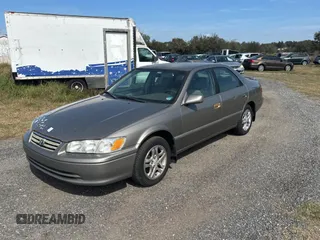 2000 Toyota Camry CE with VIN 4T1BG22K0YU002152, listed as a Copart auction lot 44409315 with 366,513 mi miles and Clean Title. Bid and sale history available at DreamBid. Image 2.