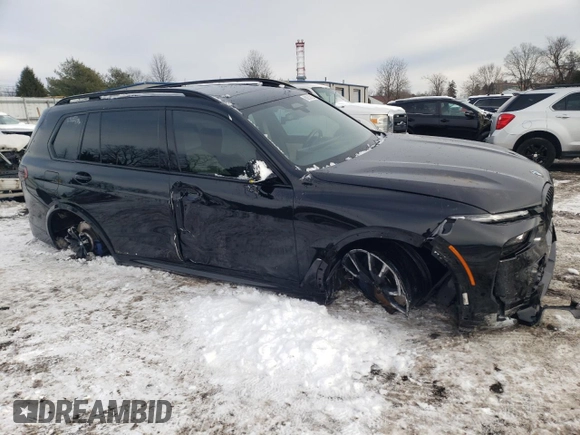 2024 BMW X7 M60i with VIN 5UX33EM02R9S12112, listed as a Copart auction lot 88053915 with 82,393 mi miles and Salvage Title. Bid and sale history available at carsss.com. Image 4.