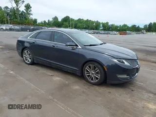 2013 Lincoln MKZ z VIN 3LN6L2JK1DR824359, wystawiony jako IAAI lot #42340362 z przebiegiem 151 893 mil mil oraz . Historia ofert i sprzedaży dostępna na DreamBid. Obrazek 1.