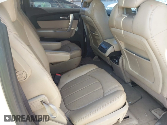 2010 GMC Acadia SLT2 z VIN 1GKLRNED7AJ111043, wystawiony jako IAAI lot #42311347 z przebiegiem 201 740 mil mil oraz . Historia ofert i sprzedaży dostępna na DreamBid. Obrazek 8.