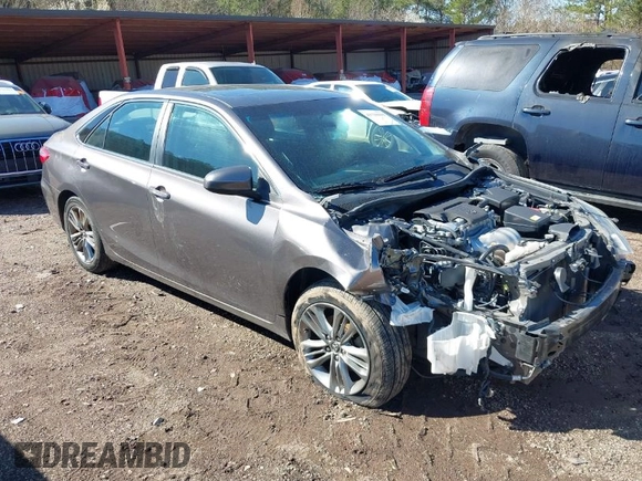 2017 Toyota Camry XLE with VIN 4T1BF1FK1HU311281, listed as a IAAI auction lot 41729435 with 132,488 mi miles. Bid and sale history available at carsss.com. Image 1.