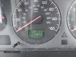 2002 Volvo S60 with VIN YV1RS58D322119152, listed as a IAAI auction lot 41104616 with 132,133 mi miles. Bid and sale history available at carsss.com. Image 7.