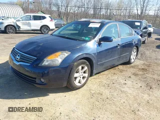 2008 Nissan Altima 2.5 S with VIN 1N4AL21E68C179999, listed as a IAAI auction lot 42068561 with 86,585 mi miles. Bid and sale history available at carsss.com. Image 2.