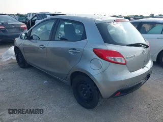 2012 Mazda 2 Sport z VIN JM1DE1KYXC0151752, wystawiony jako IAAI lot #42381999 z przebiegiem 145 071 mil mil oraz . Historia ofert i sprzedaży dostępna na DreamBid. Obrazek 3.