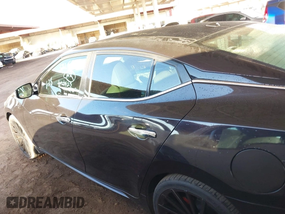 2016 Nissan Maxima SL z VIN 1N4AA6AP5GC382668, wystawiony jako IAAI lot #41451440 z przebiegiem 163 884 mil mil oraz . Historia ofert i sprzedaży dostępna na DreamBid. Obrazek 14.