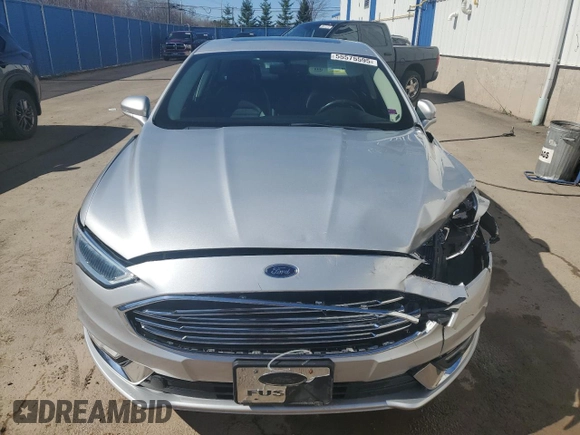 2017 Ford Fusion SE with VIN 3FA6P0H92HR172749, listed as a Copart auction lot 55575595 with 132,767 mi miles and Salvage Title. Bid and sale history available at DreamBid. Image 5.
