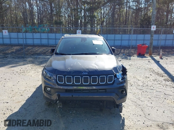 2022 Jeep Compass Latitude with VIN 3C4NJCBB0NT138781, listed as a IAAI auction lot 41897474 with 44,955 mi miles and . Bid and sale history available at carsss.com. Image 12.