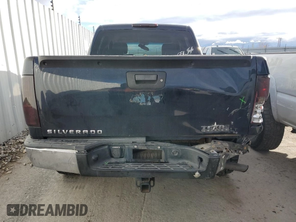 2007 Chevrolet Silverado 1500 1LT with VIN 3GCEC13J07G523824, listed as a Copart auction lot 85211794 with 304,461 mi miles and Salvage Title. Bid and sale history available at DreamBid. Image 6.