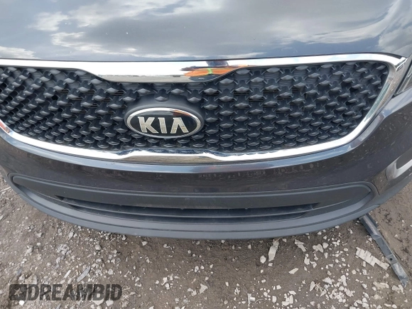 2017 Kia Sorento LX with VIN 5XYPG4A3XHG264438, listed as a IAAI auction lot 42135558 with 112,829 mi miles. Bid and sale history available at carsss.com. Image 6.